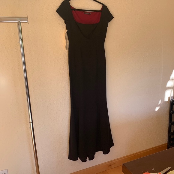 Tahari Dresses & Skirts - Tahari long black mermaid dress size 10   Tags still on!